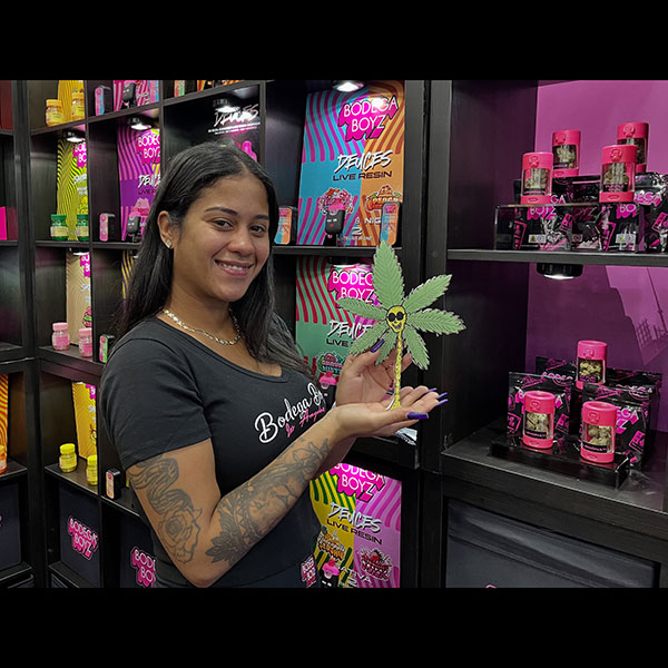 Weed Dude Meets Bodacious Bodega Boyz & Babe at Hall Of Flowers, NYC Weed Dude Meets Bodacious Bodega Boyz & Babe at Hall Of Flowers, NYC