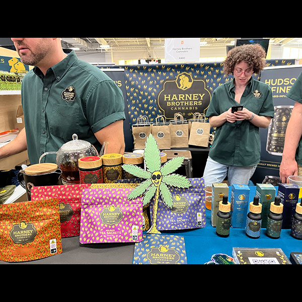 Weed Dude, Fred & Barney went to Harney Bros for a Cannabis dose of Tea_HC, at Hall Of Flowers NYC Weed Dude, Fred & Barney went to Harney Bros for a Cannabis dose of Tea_HC, at Hall Of Flowers NYC