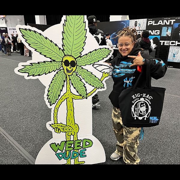 weeddude24_dreadgirl_600 Hey Shea meet greet Weed Dude @ Hall Of Flowers NYC 2026