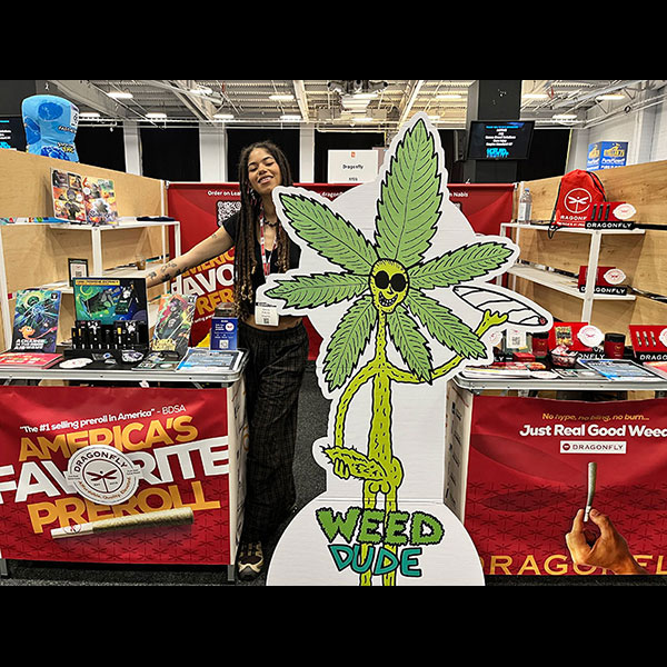 weeddude29_Dragonfly_600 Dragonfly, America's Favorite Pre-Roll cozied up to Weed Dude @ Hall Of Flowers NYC 2026