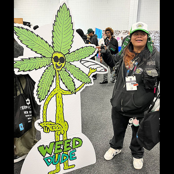 weeddude30_KatGonzalez_HiiNYC_600 this Kat from HiiNYC loves Weed Dude @ Hall Of Flowers NYC 2026