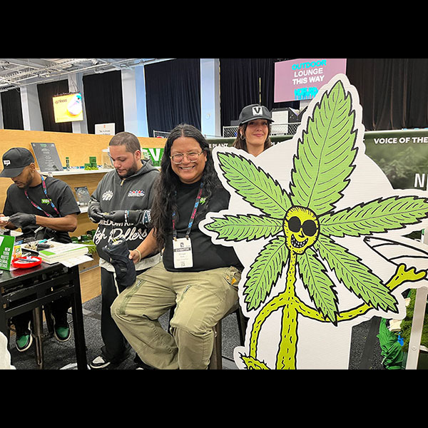 weeddude45_VoiceOfThePlant_600 Weed Dude enjoys master blunt rolling, speaking tongues with Voice Of The Plant, @ Hall Of Flowers NYC 2026