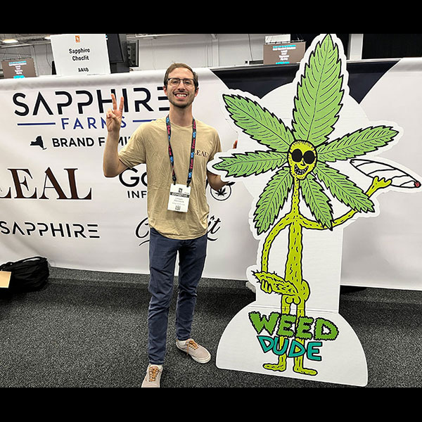 weeddude54_SapphireFarms_600 Weed Dude approves of Saffire Farms Flower, Prerolls, Vapes, clean, consistent, and genuine as the soil they grow @ Hall Of Flowers NYC 2026